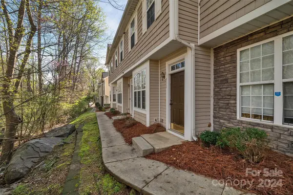 311 Alabarda LN, Charlotte, NC 28273