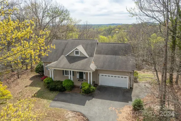 166 Aurora LN, Tryon, NC 28782