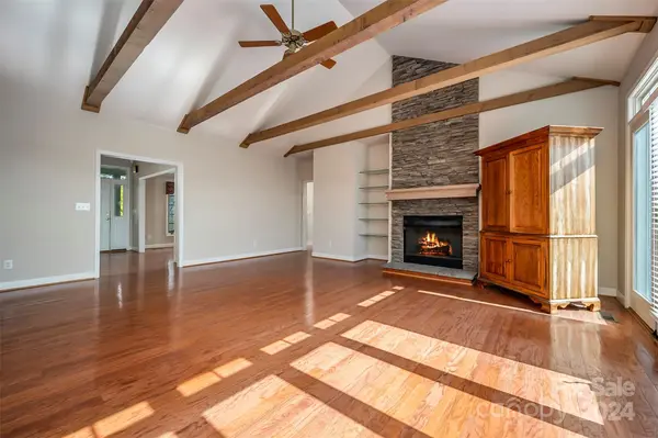 166 Aurora LN, Tryon, NC 28782
