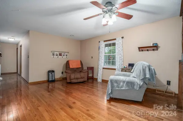 229 Oakridge RD, Stanley, NC 28164