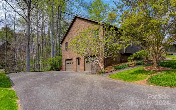 504 Brighton View LN, Winston Salem, NC 27104