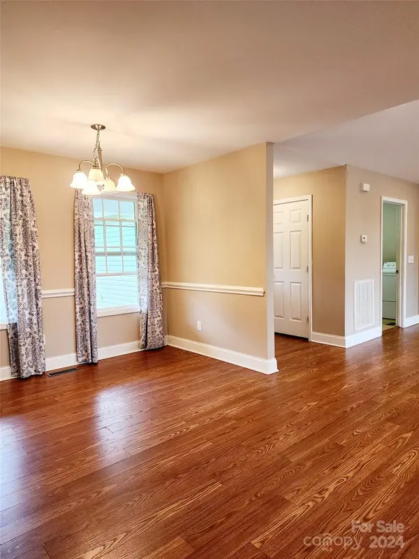 404 Stable Brook LN, Taylorsville, NC 28681