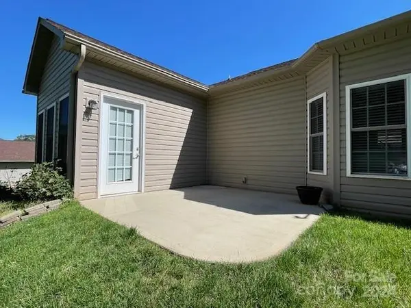 505 2nd Street PL NE #R3, Conover, NC 28613