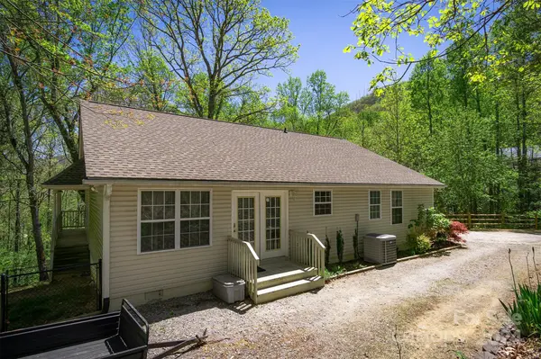 12 Hutchinson Woods DR,  Fletcher,  NC 28732