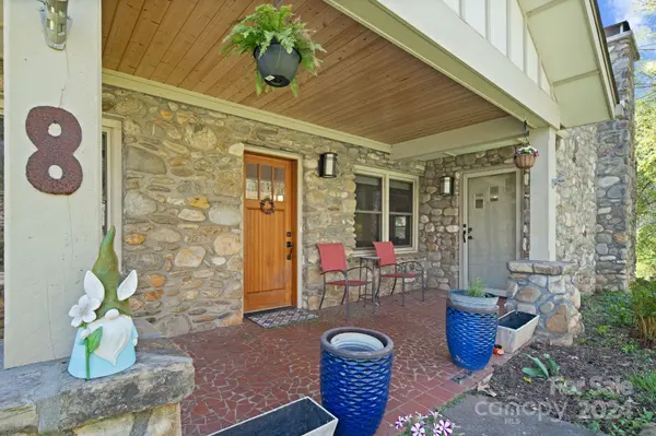 8 Bennett RD, Candler, NC 28715