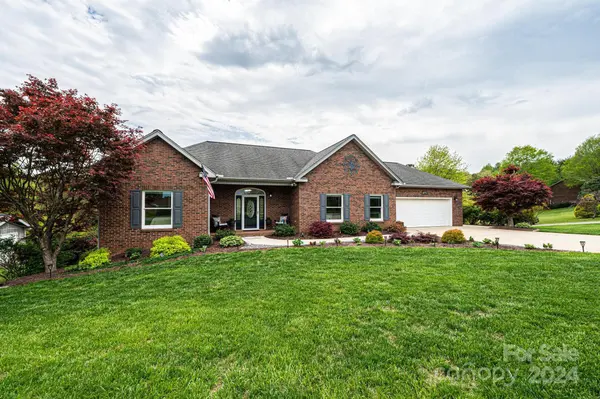 5771 Selkirk DR, Hickory, NC 28601