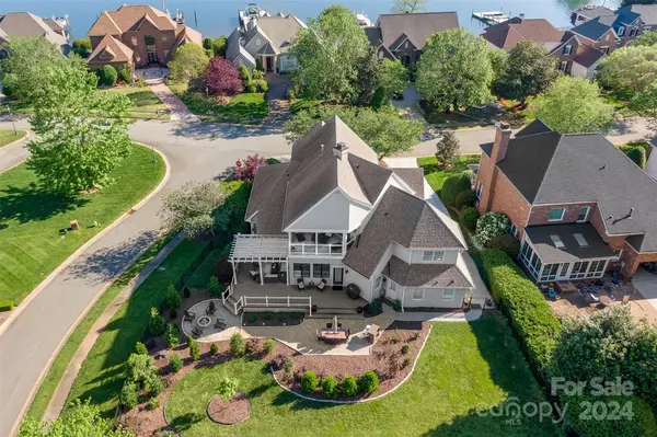 17626 Spinnakers Reach DR, Cornelius, NC 28031