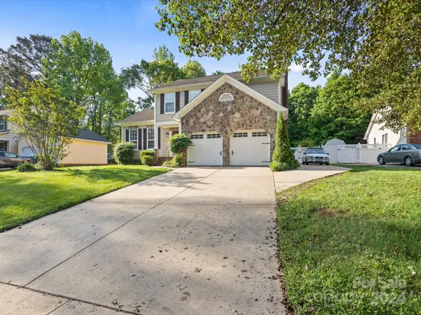 2916 Cross Tie LN, Matthews, NC 28105