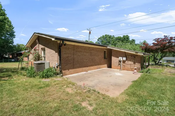 112 Lovelady RD, Valdese, NC 28690