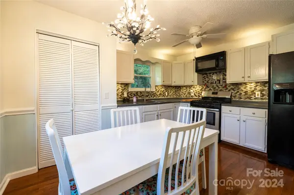 193 Timberside DR, Mars Hill, NC 28754