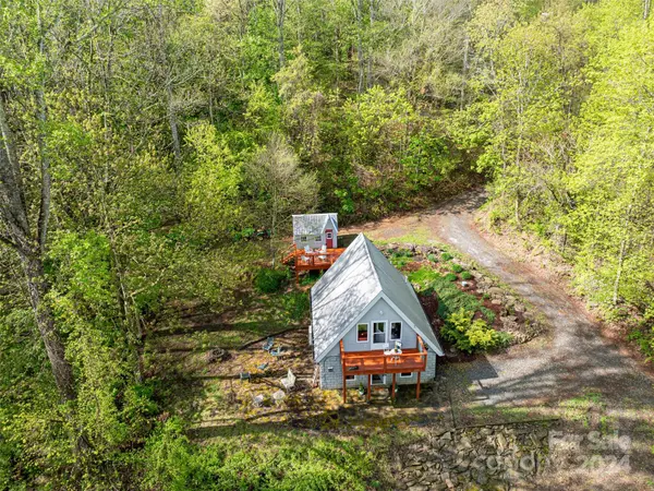 98 Sparkling Springs RD, Fairview, NC 28730