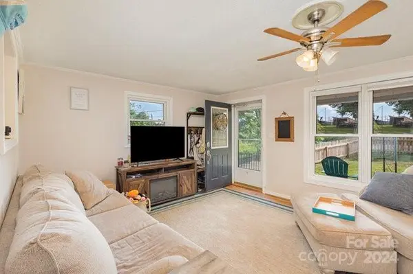 1508 N Deal AVE, Newton, NC 28658