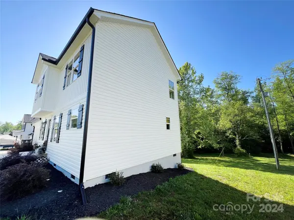 1707 Greenbrooke RD, Hudson, NC 28638