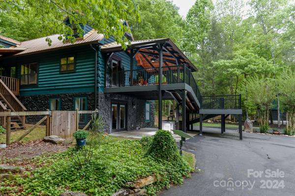 997 Proctor RD, Lake Lure, NC 28746