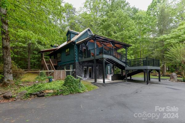 997 Proctor RD, Lake Lure, NC 28746