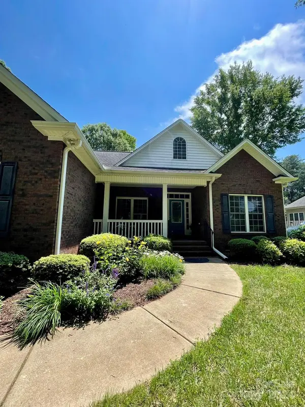 1525 Garrett Landen DR, Clover, SC 29710