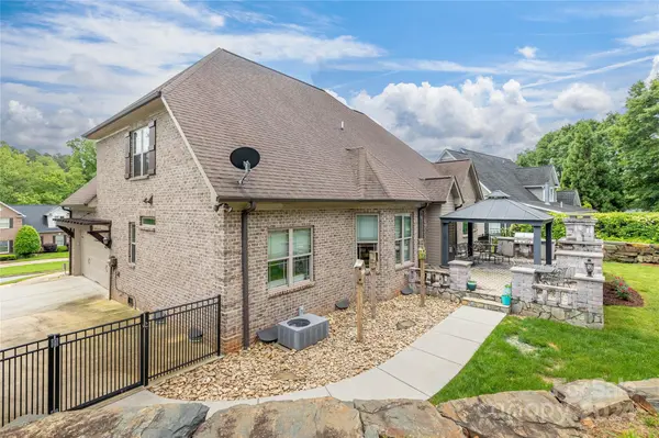 1005 10th Avenue DR NW, Hickory, NC 28601