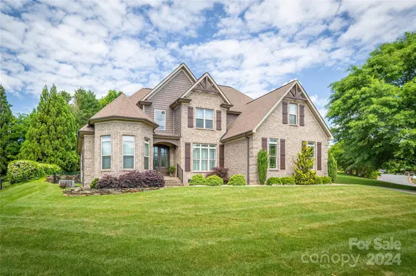 1005 10th Avenue DR NW,  Hickory,  NC 28601