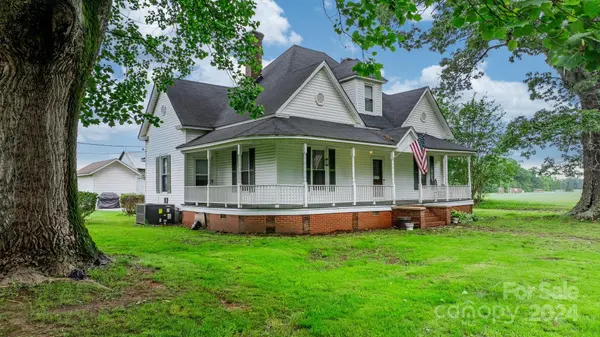 5124 Old Mountain RD, Stony Point, NC 28678