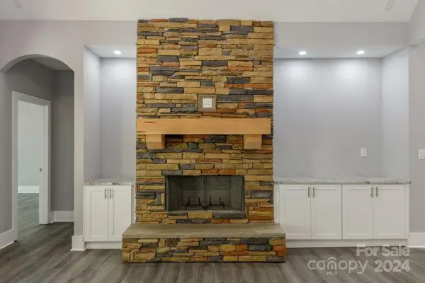 106 Mallard DR, Columbus, NC 28722