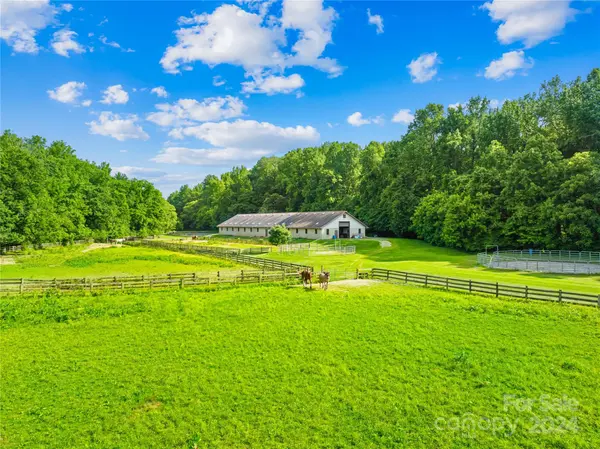 19117 Callaway Hills LN, Davidson, NC 28036