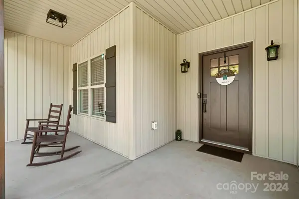 390 25th ST NW, Hickory, NC 28601