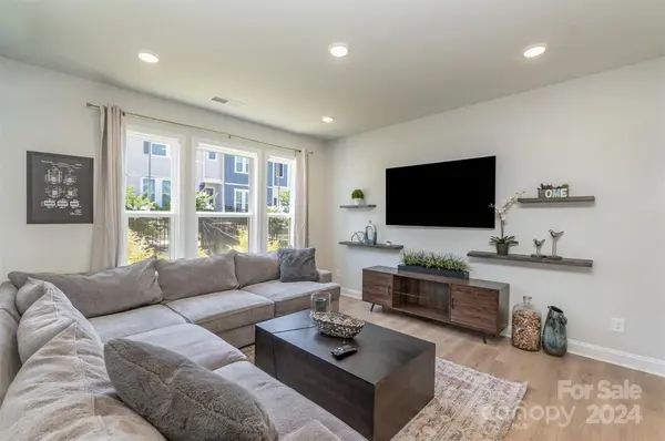 3117 Ada Mill ALY, Charlotte, NC 28205