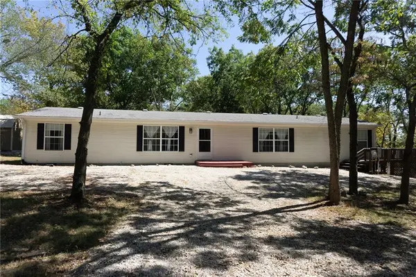 133 Timber Valley DR, Linn Valley, KS 66040