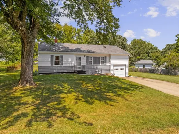 10112 E 79th TER, Raytown, MO 64138