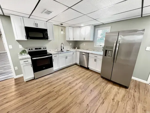 300 N 9th ST, Petersburg, IN 47567