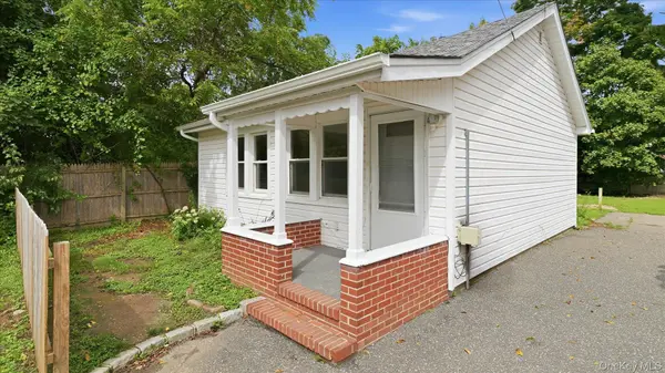 455 Moriches RD #Cottage behind main house, Saint James, NY 11780