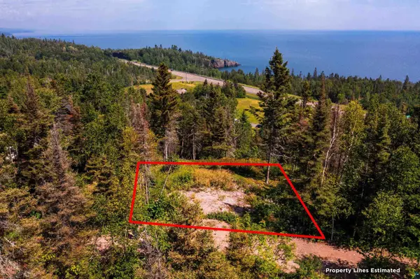 5731 Illgen Pines Rd, Silver Bay, MN 55614