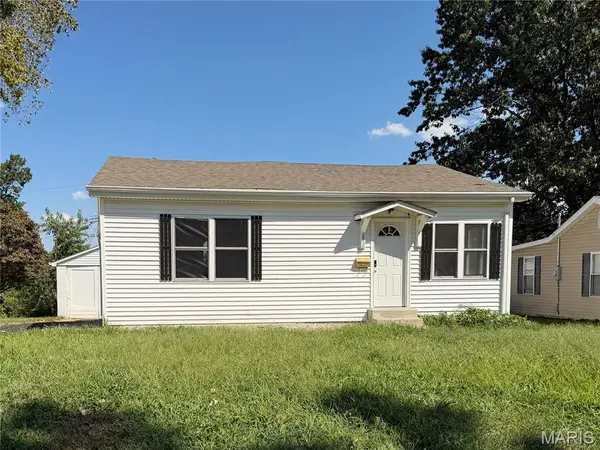 212 La Motte LN, St Louis, MO 63135