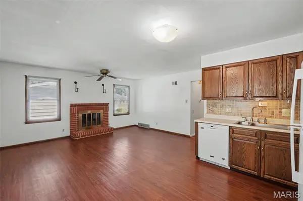 2025 Derhake RD, Florissant, MO 63033