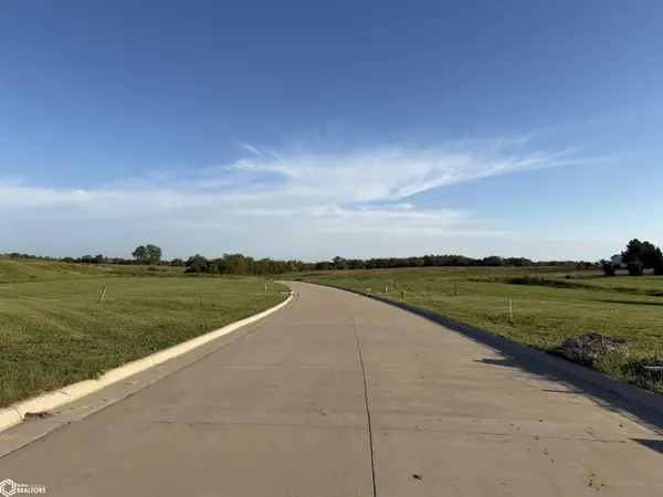 1226 N 18th Street, Chariton, IA 50049