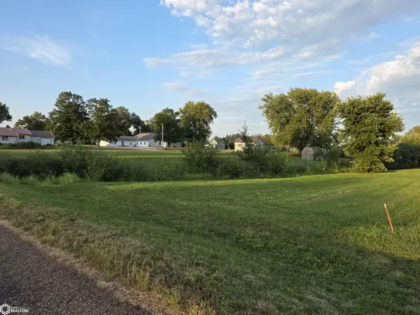 Washington ST, Batavia, IA 52533