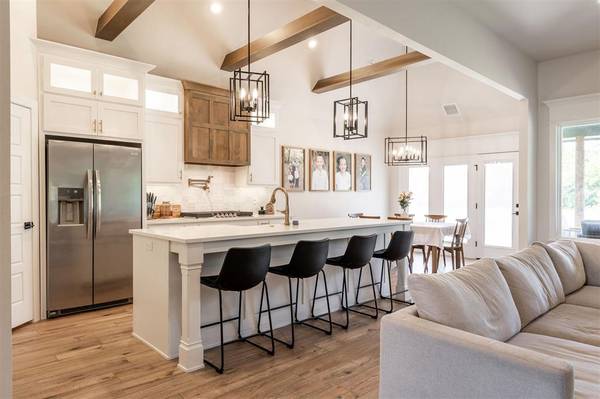 13791 Brook XING, Edmond, OK 73025