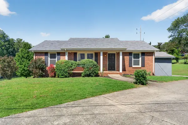 1914 Claymont Dr, Clarksville, TN 37040