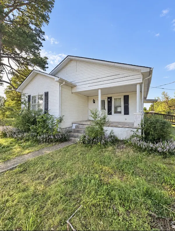 560 State Line Rd, Loretto, TN 38469