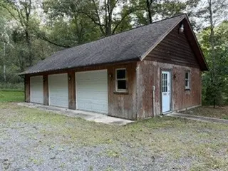 740 Leath Chapel Rd, Bethpage, TN 37022
