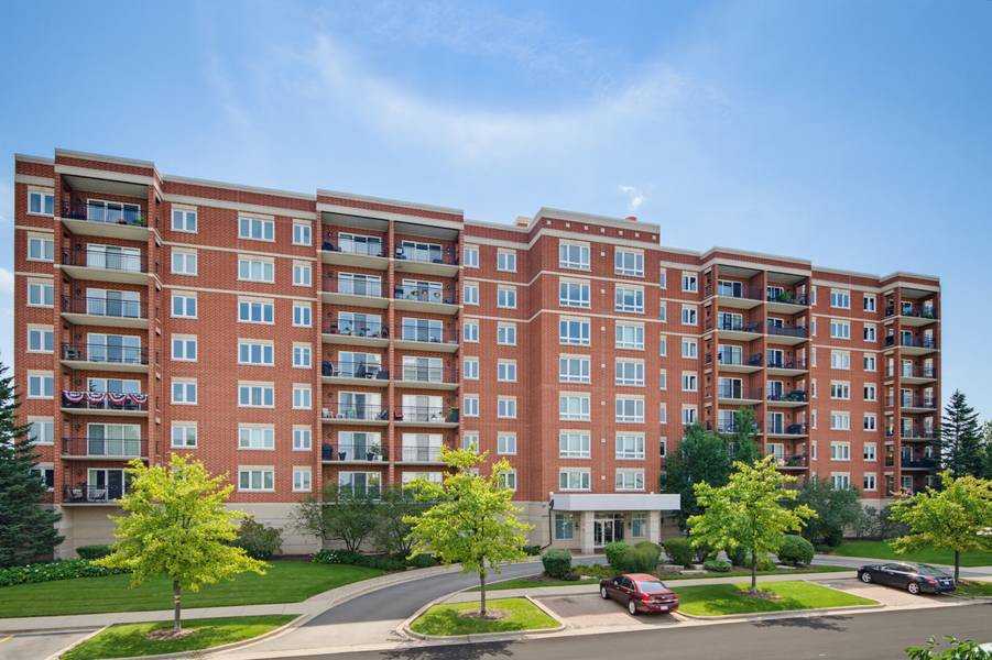 5555 N Cumberland AVE #901, Chicago, IL 60656