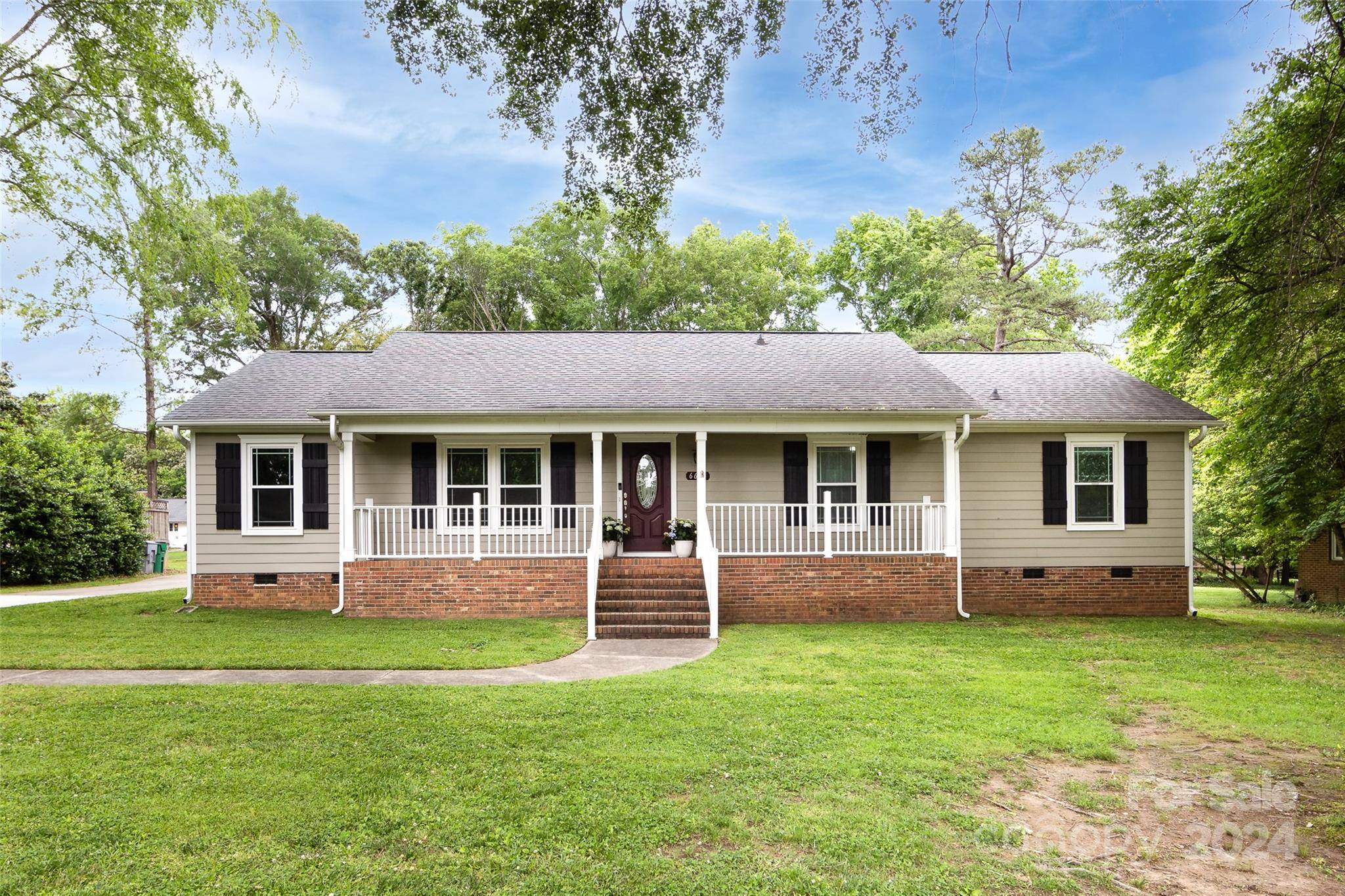 6616 Carmel Hills DR, Charlotte, NC 28226