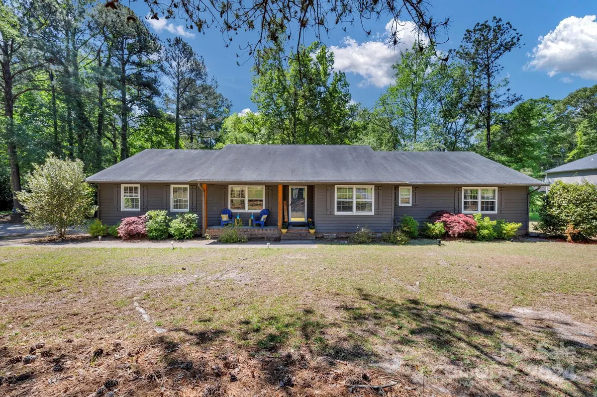 416 Alice DR, Camden, SC 29020