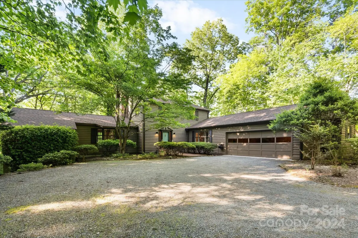 556 Fox Run LN, Tryon, NC 28782