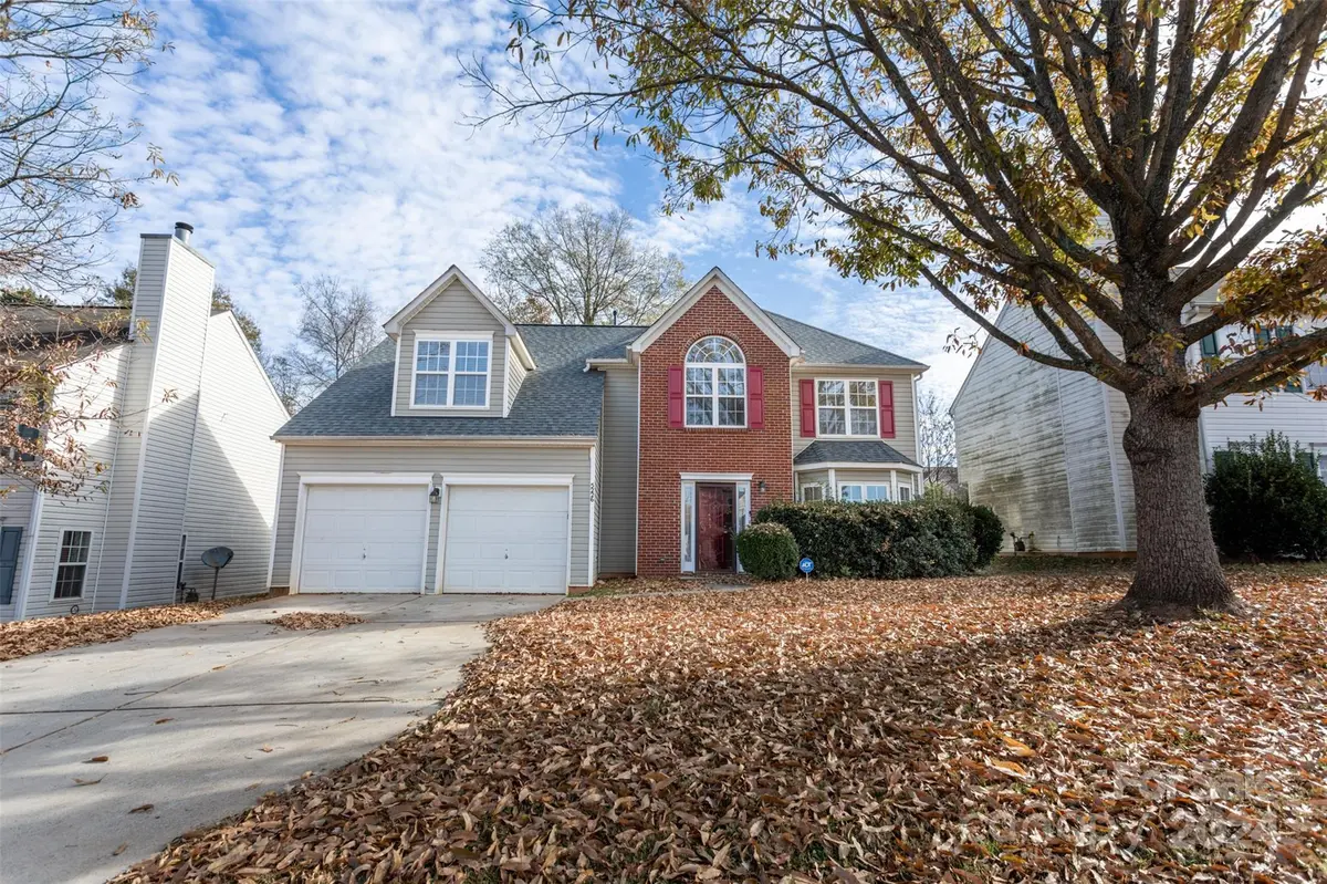 5226 Kiev DR, Charlotte, NC 28216