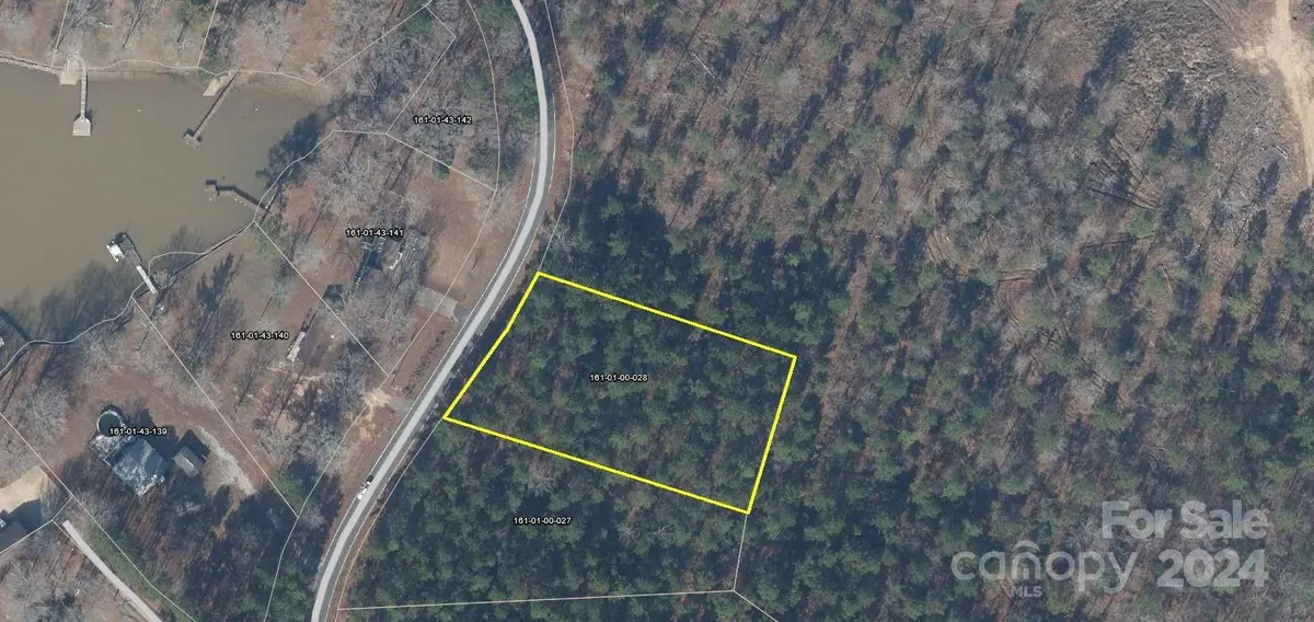 2140 Lakeshore RD, Camden, SC 29020