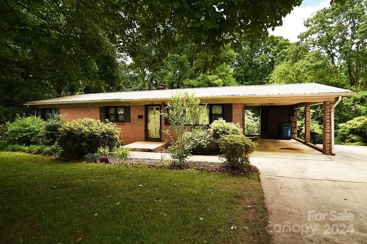 764 8th AVE SE, Hickory, NC 28602