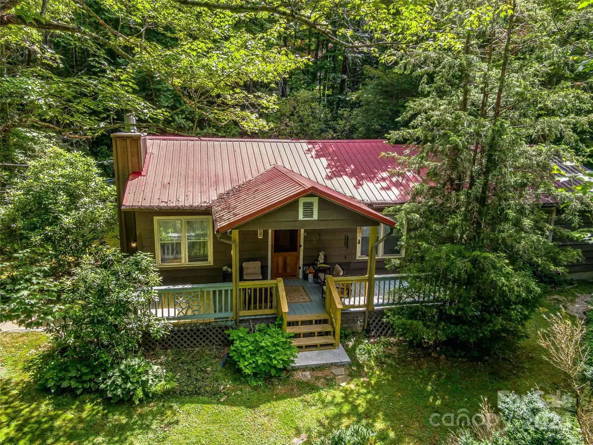5 Heady Mountain Rd RD, Cashiers, NC 28717