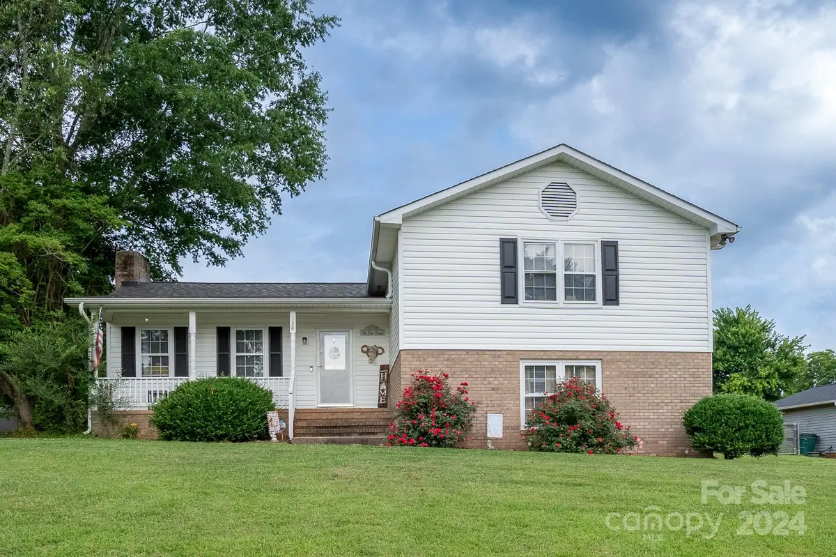 130 Log Barn RD, Salisbury, NC 28146