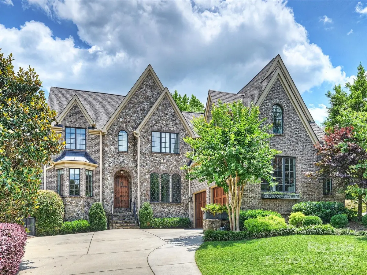 707 Sainte Rose LN, Charlotte, NC 28226